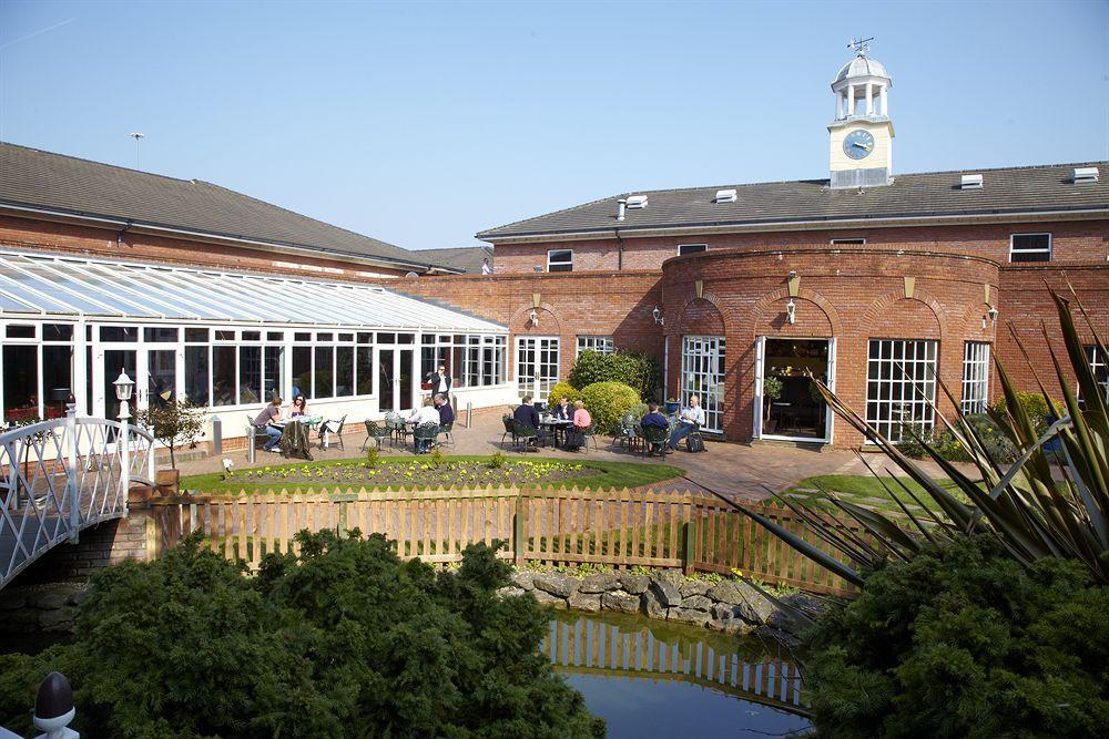 Village Hotel Chester St David'S Ewloe Dış mekan fotoğraf